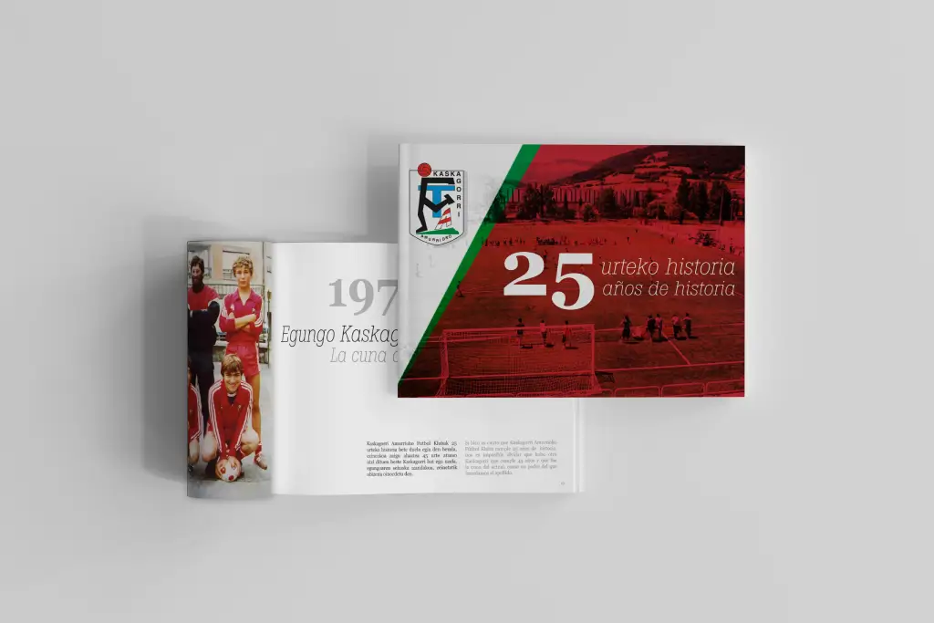 Libro “25 años” para el equipo de fútbol Kaskagorri de Amurrio